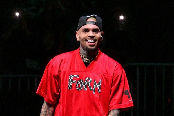 Chris Brown Hits 100 Weeks at No. 1 on R&B/Hip-Hop Airplay Chart