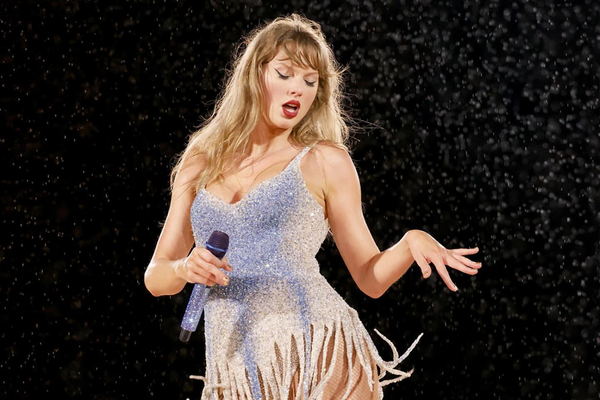 Taylor Swift Becomes First Female Artist to Surpass 100B Spotify Streams