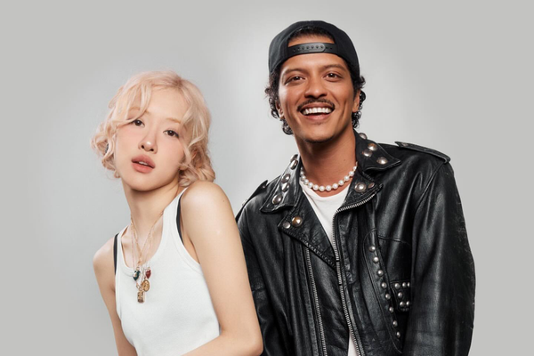 ROSÉ & Bruno Mars’ ‘APT.’ Becomes the First No. 1 by a K-Pop Artist on Billboard’s Pop Airplay Chart