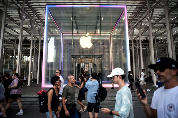 Apple Becomes Third Company Ever to Hit $4 Trillion Market Value